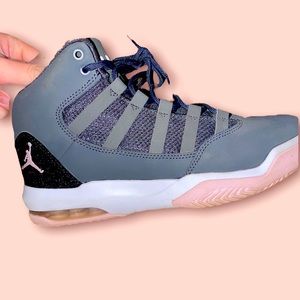 Jordan Max Aura 3 pink and grey